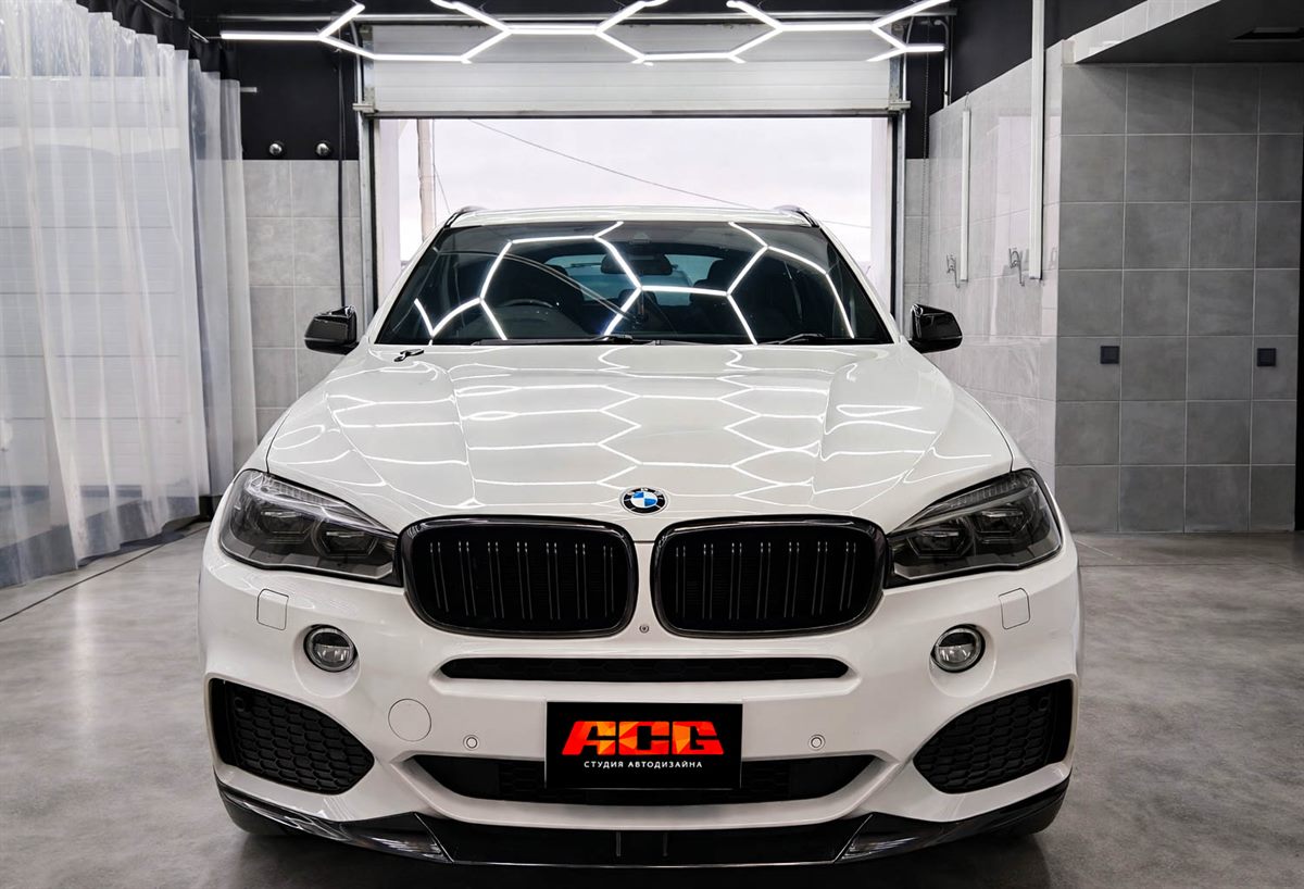BMW X5 в студии ACG после защиты кузова пленкой