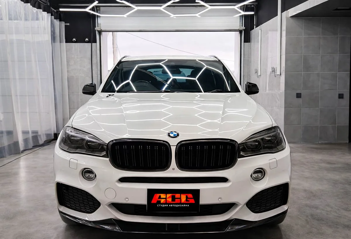 BMW X5 в студии ACG после защиты кузова пленкой