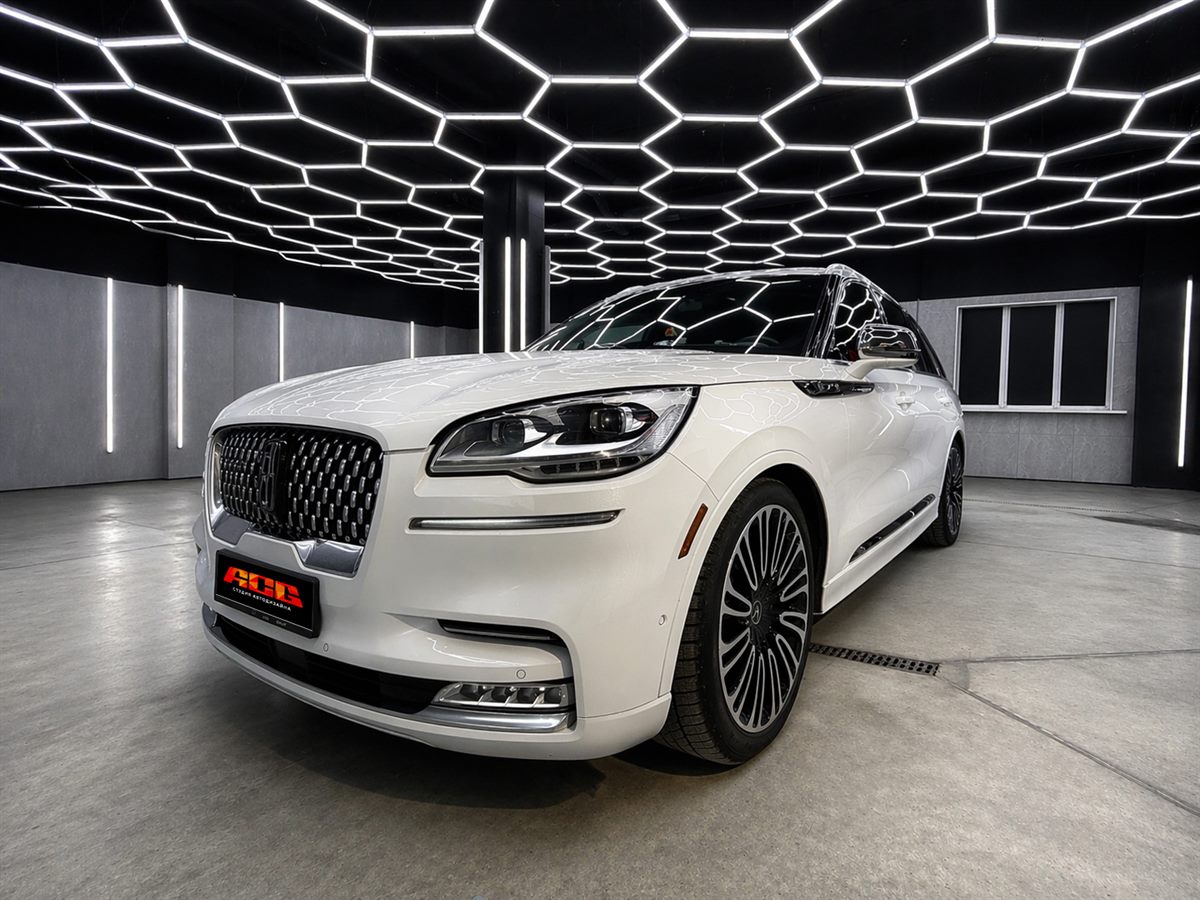 Lincoln Aviator после защиты кузова полиуретановой пленкой в студии ACG